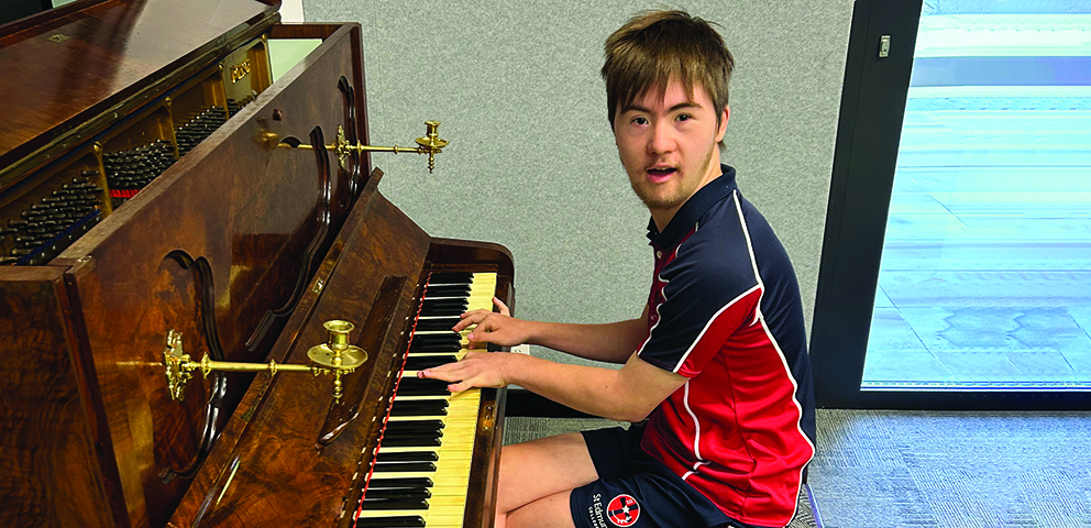 adam piano2